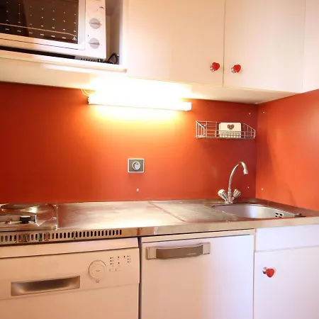 4 Pers Au Centre De Vallandry, Proche Pistes, Balcon Et Vue Montagne - Fr-1-411-75 Apartment Landry