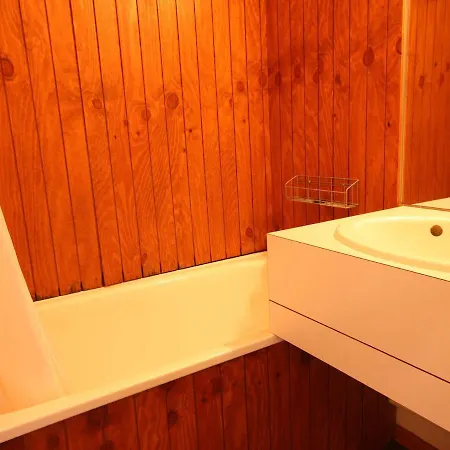 Apartment 4 Pers Au Centre De Vallandry, Proche Pistes, Balcon Et Vue Montagne - Fr-1-411-75 *